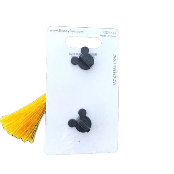 Disney Parks Mickey Mouse 2020 Graduation Key Limited Edition Pin - Picture 2 of 2